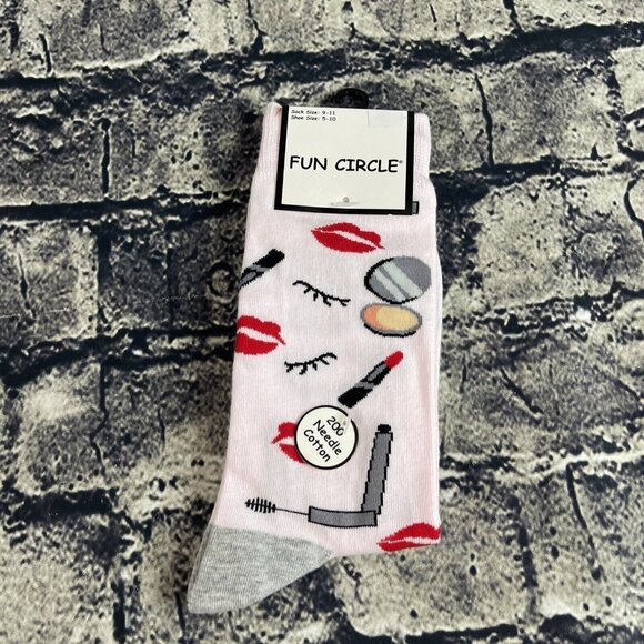 Fun Circle Women's Shoe Sz 5-10 Socks 1 Pair of Pink Makeup Lips Eyelashes Socks - Picture 1 of 7